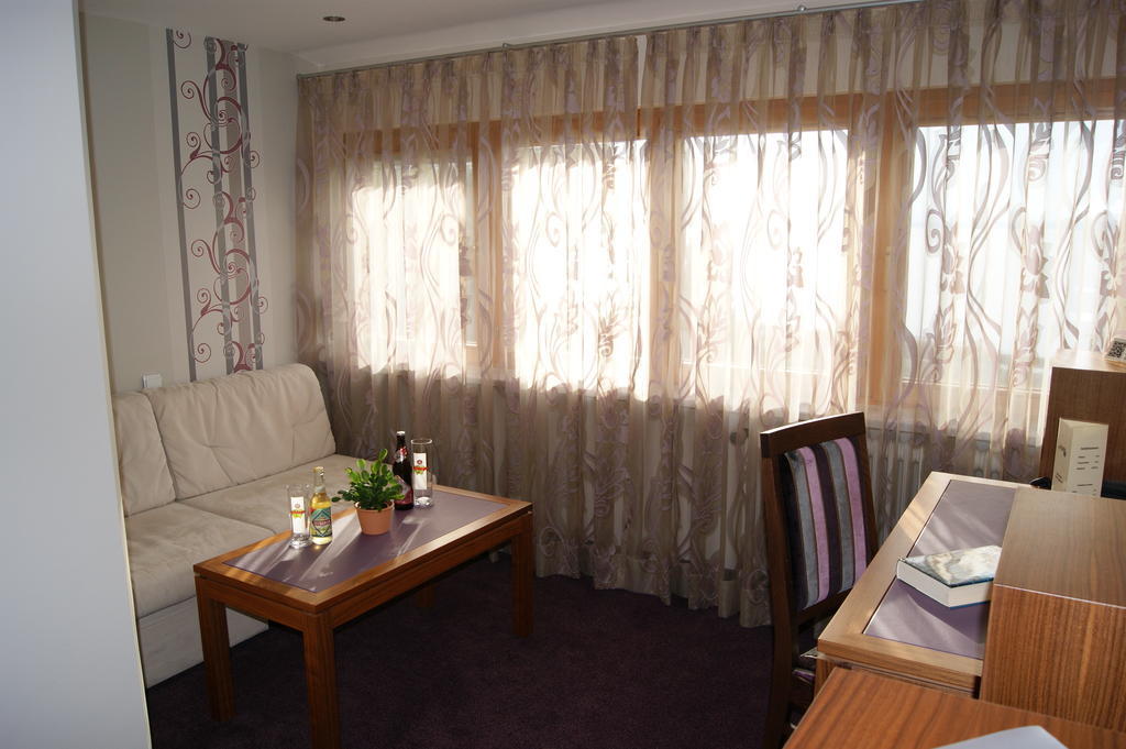 Hotel-Restaurant Schwedi ランゲナルゲン 部屋 写真