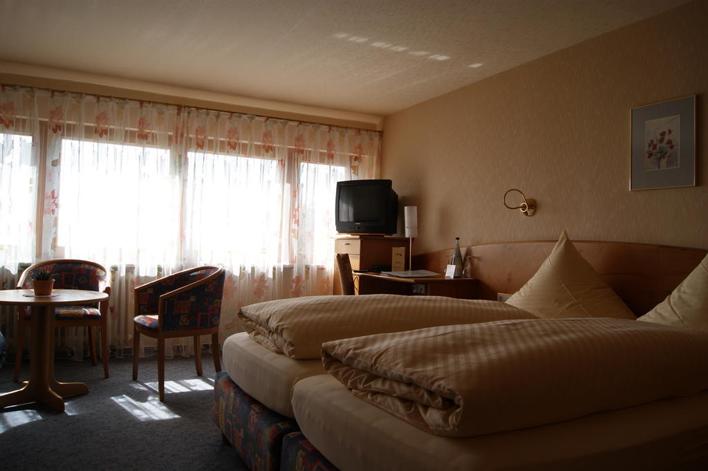 Hotel-Restaurant Schwedi ランゲナルゲン 部屋 写真