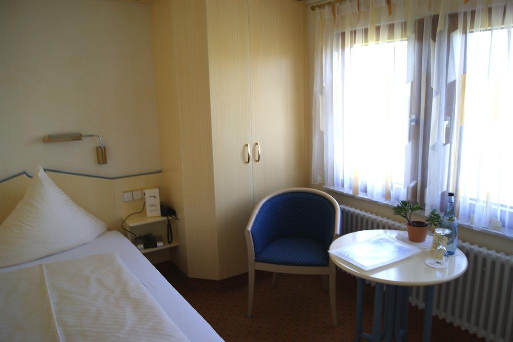 Hotel-Restaurant Schwedi ランゲナルゲン 部屋 写真